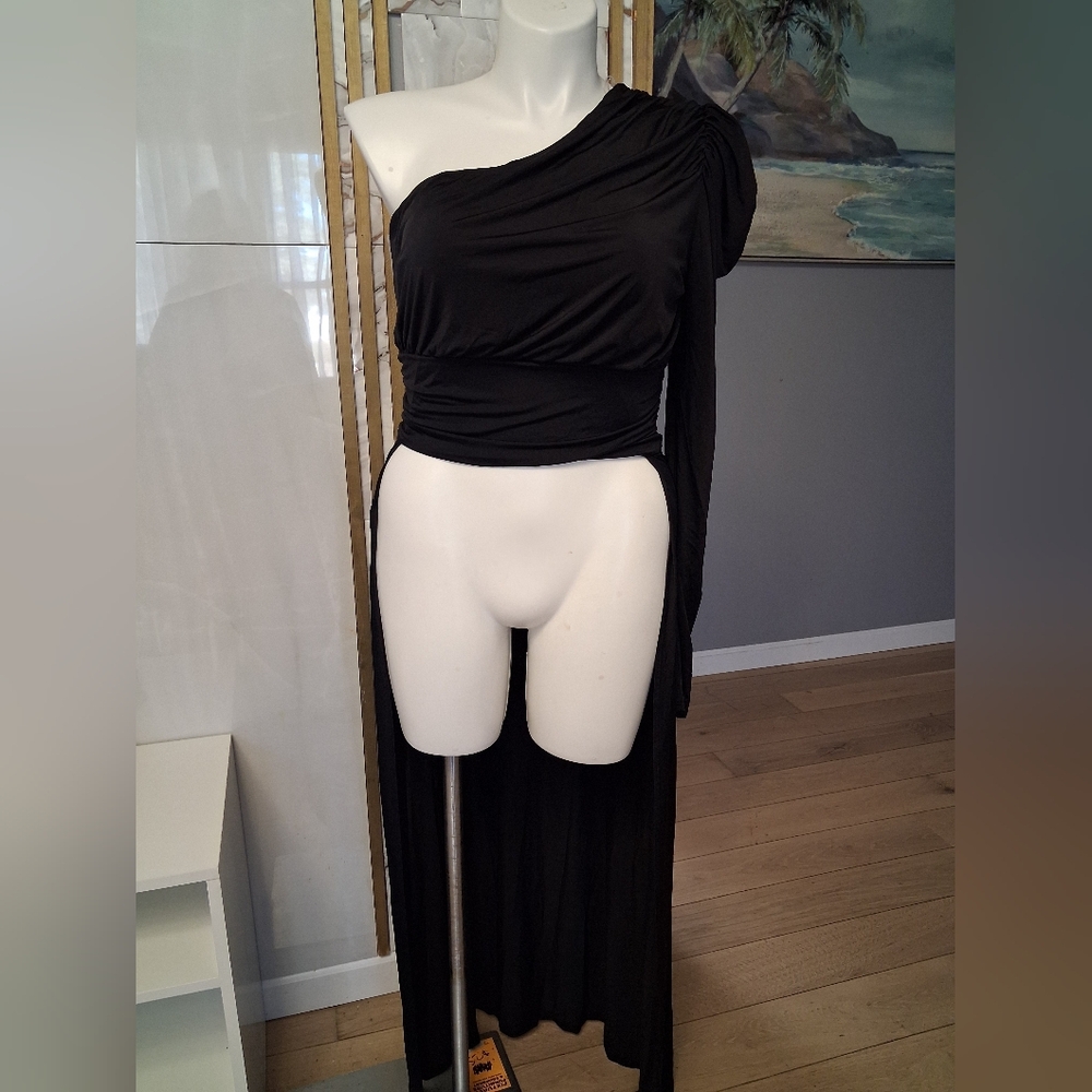 Elegant Black One-Shoulder Women's Sleepwear